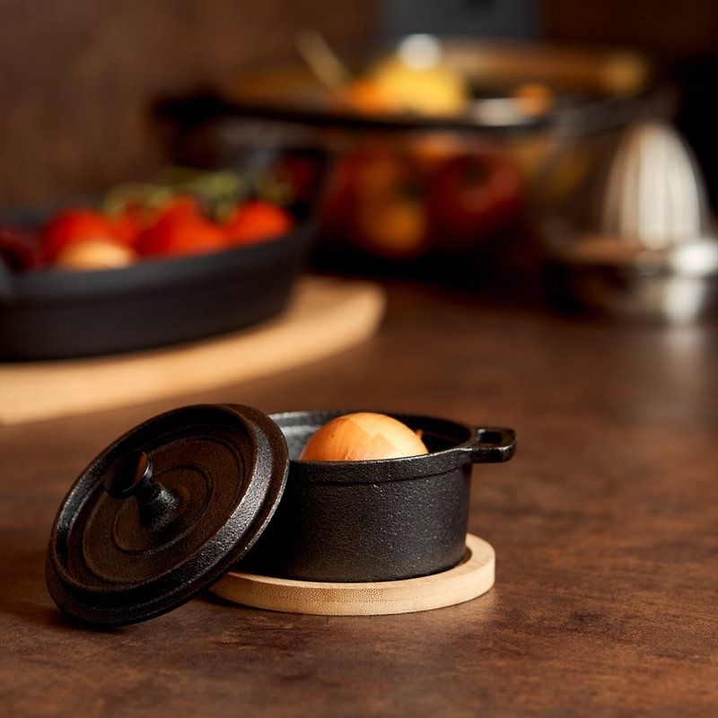 Pot and serving board set